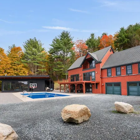 Casita Alta - Woodstock, Vt - Main House & Pool House With Private Heated Pool And Mountain Views Villa